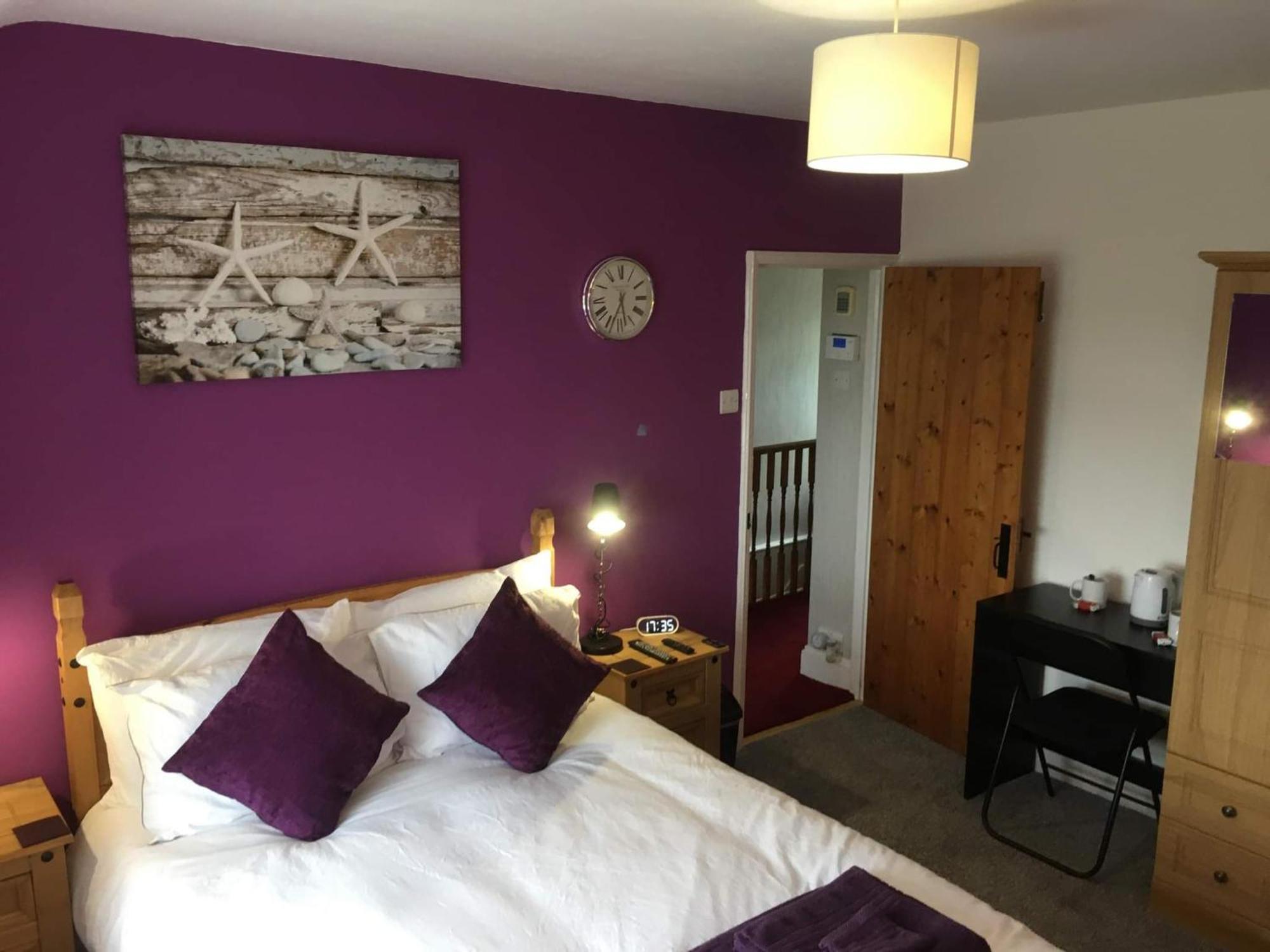 Moonraker Private Room In Our Cosy Cottage Home St Austell Bagian luar foto