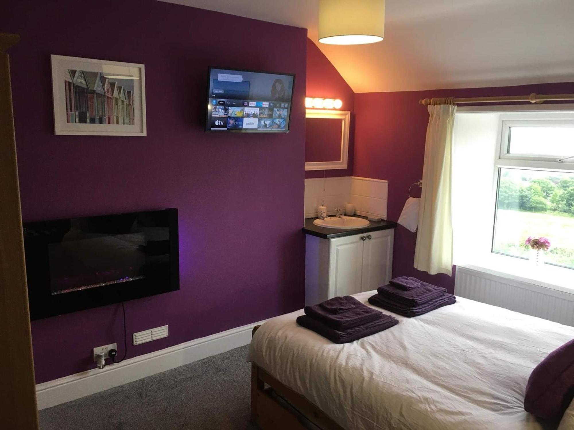 Moonraker Private Room In Our Cosy Cottage Home St Austell Bagian luar foto